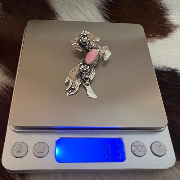 ❤️ Queen Pink Conch Decorative SS 925 Hand Stamp Statement Horse Pendant 2.14”L - Picture 6 of 16